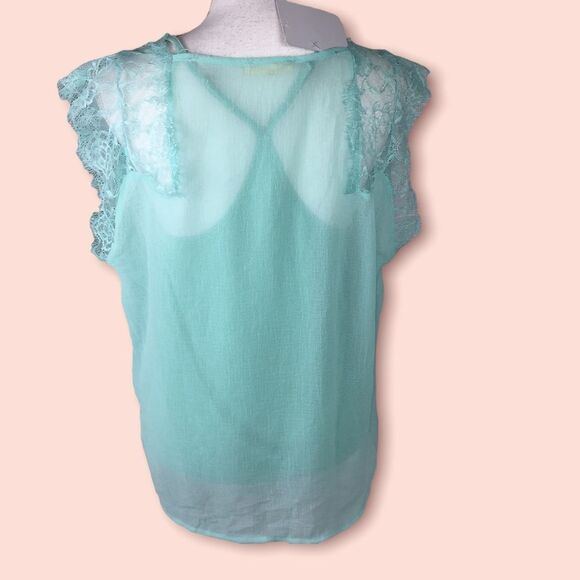 NWT Lace Pullover Top with Cami Pale Green Lightweight - Picture 4 of 10